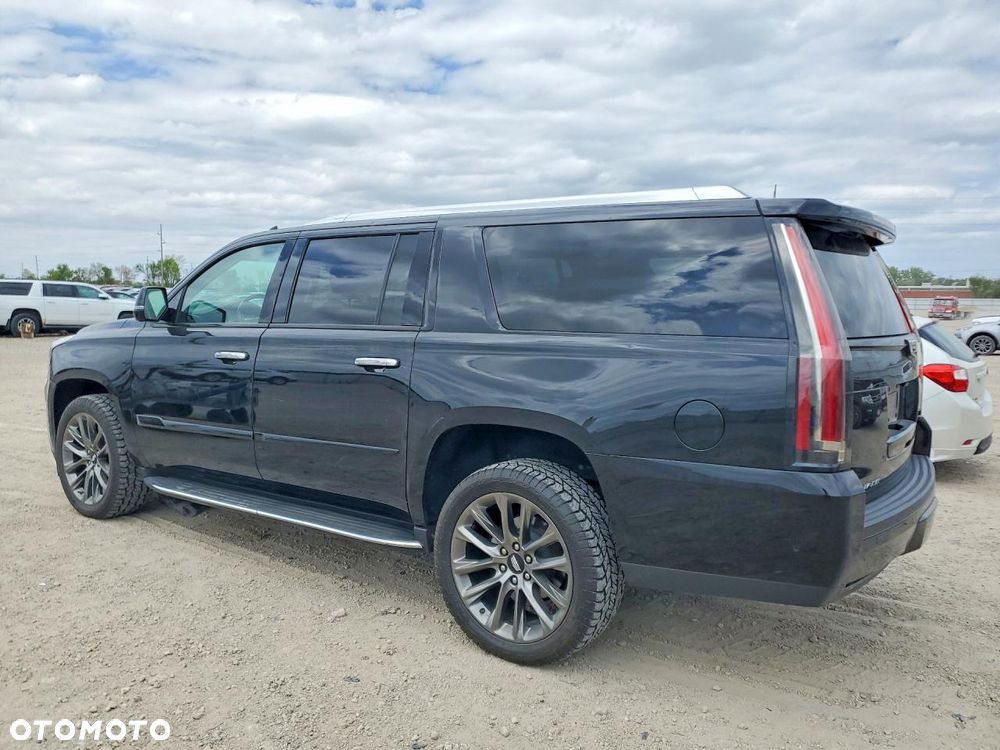 Cadillac Escalade - 2