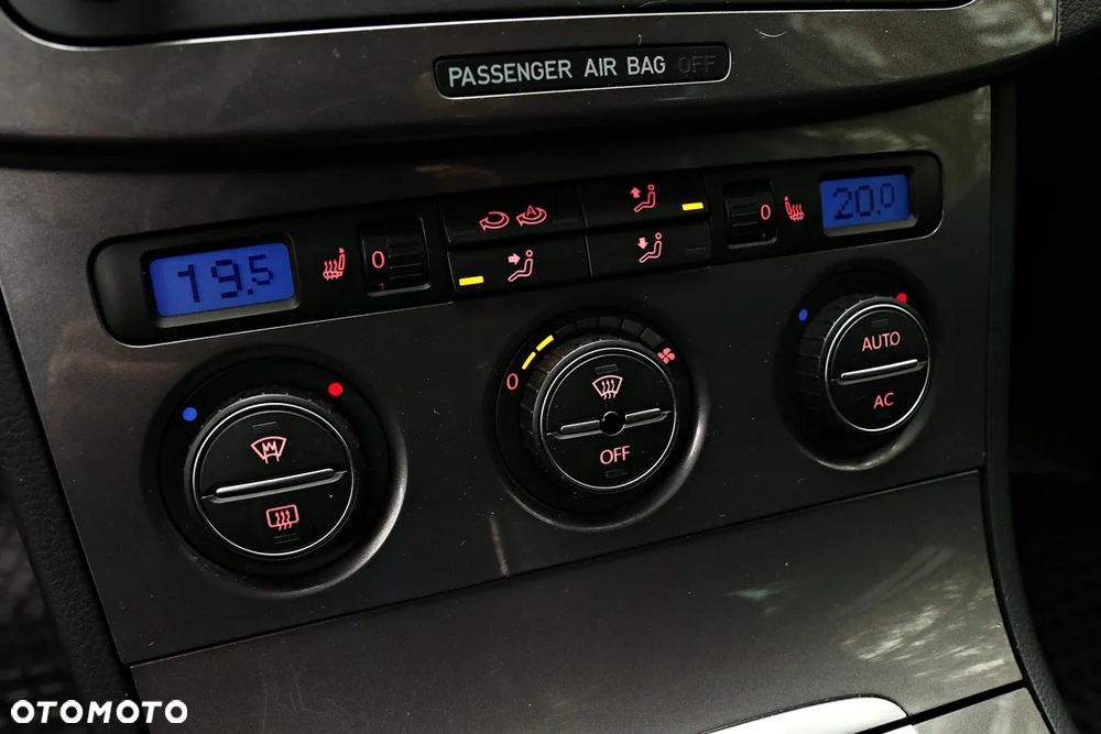 Volkswagen Passat Variant 1.9 TDI Individual Chrom dunkel - 36