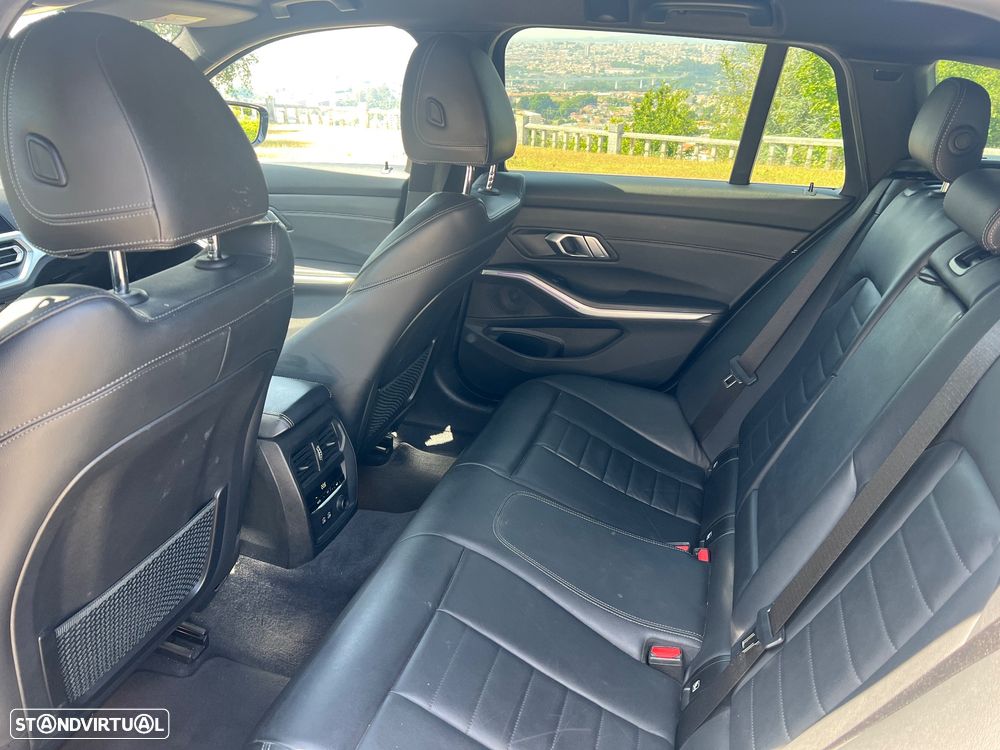 BMW 320 d Touring Line Luxury Auto - 13