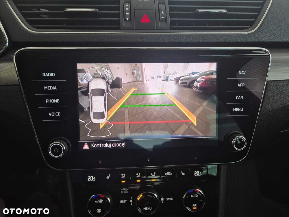 Skoda Superb 2.0 TDI SCR Style DSG - 28
