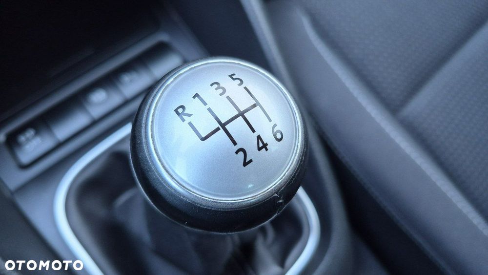 Volkswagen Golf - 33