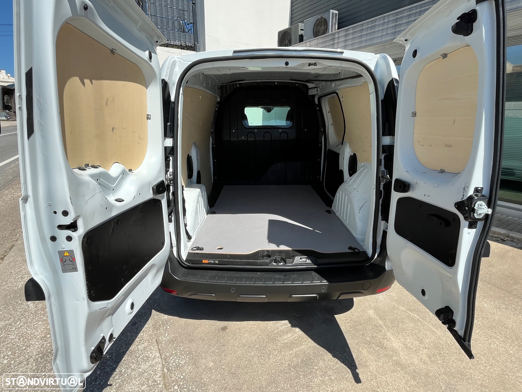 Renault EXPRESS 1.5 DCI CONFORT - 25