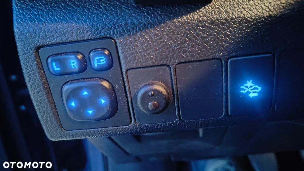 Toyota Auris 1.4 D-4D Premium Comfort - 13