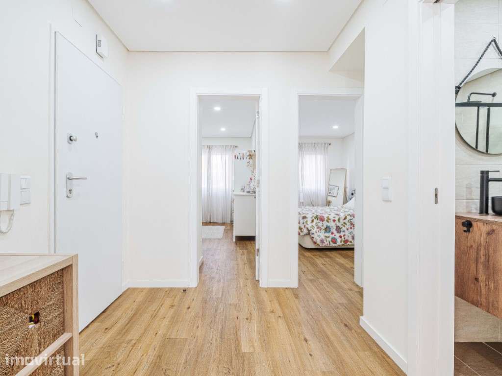 T2 TOTALMENTE REMODELADO COM TERRAÇO DE 40 m² | DAMAIA DE CIMA - AM... - Grande imagem: 3/41