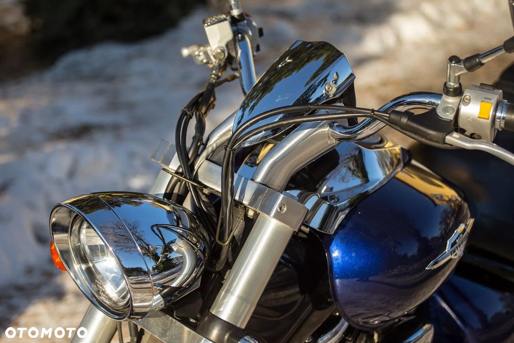 Suzuki Intruder - 27