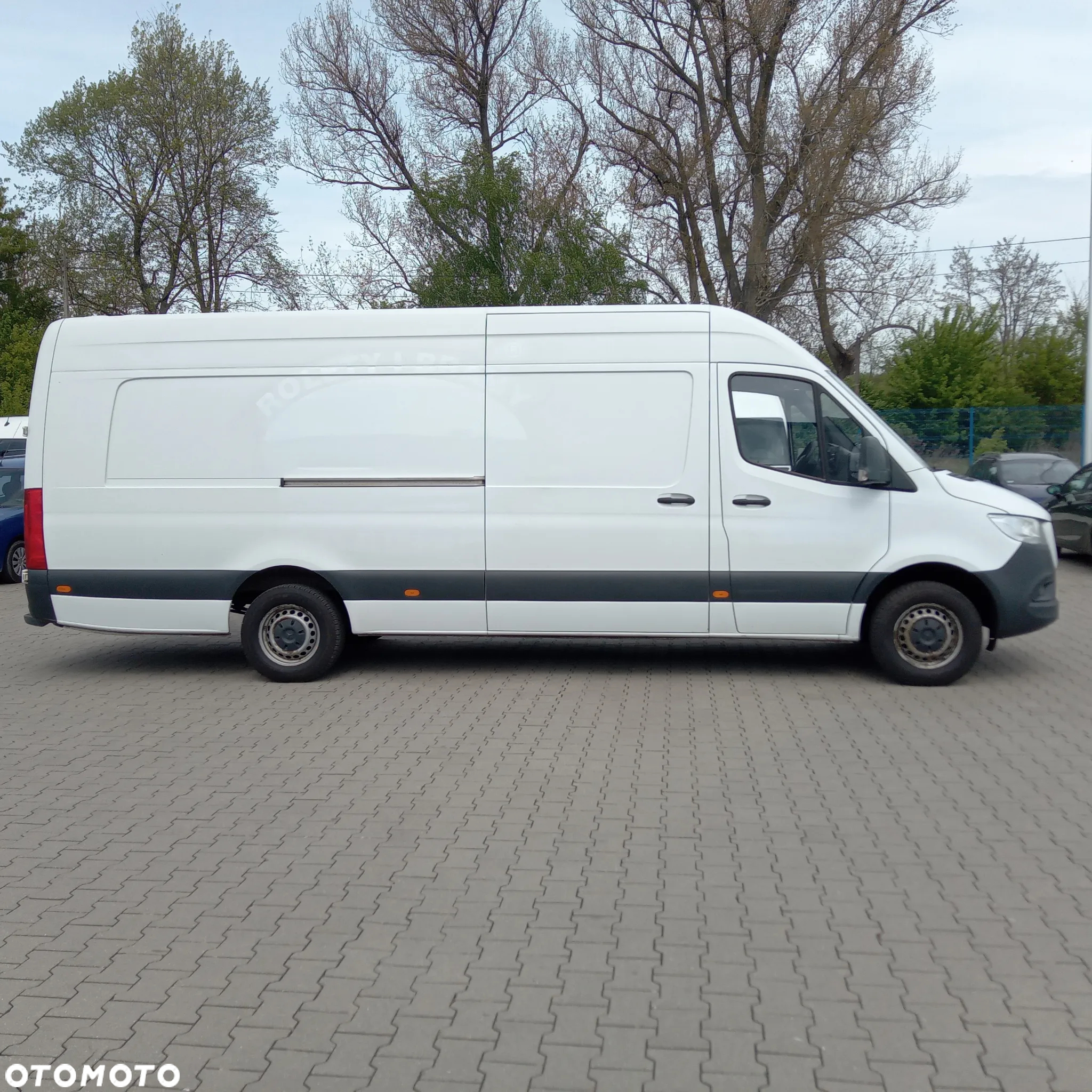 Mercedes-Benz Sprinter - 2