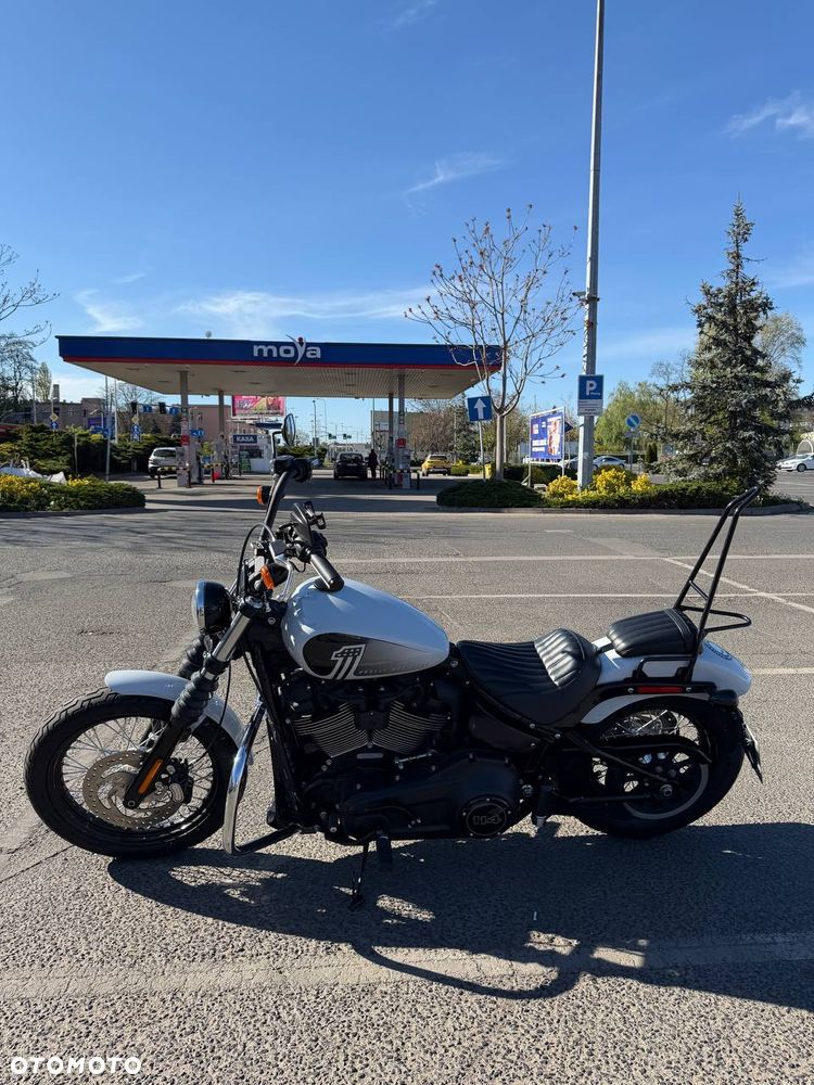 Harley-Davidson Softail Street Bob - 1