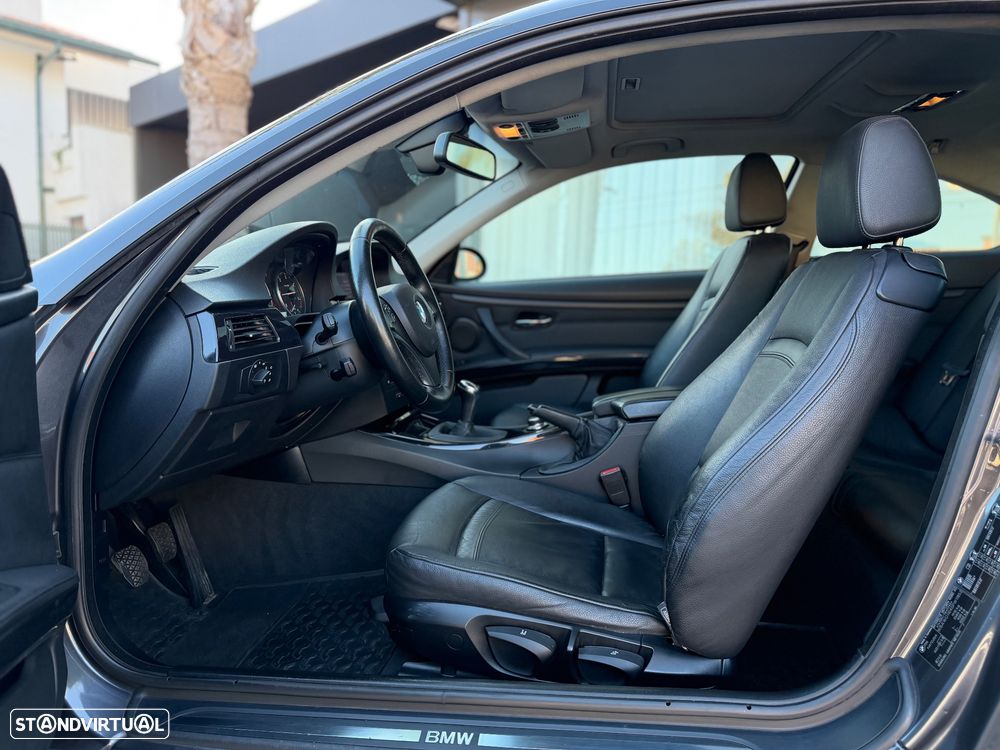 BMW 320 d Coupe - 16