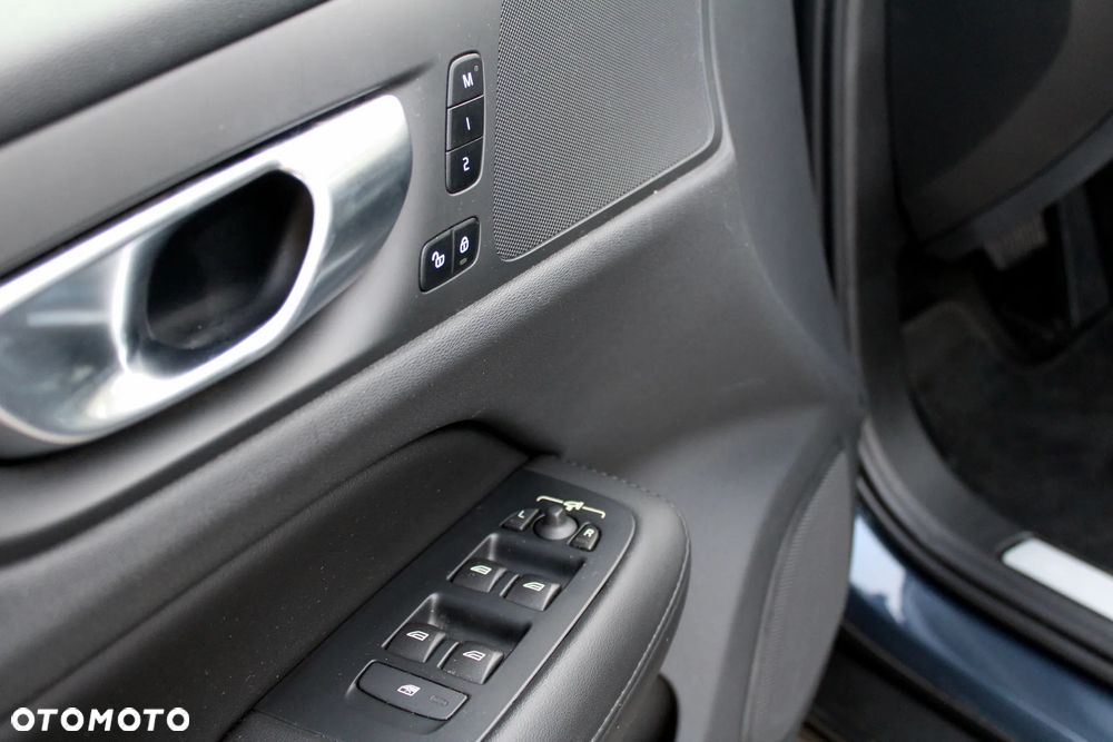 Volvo V60 Cross Country B4 D AWD Geartronic Pro - 32