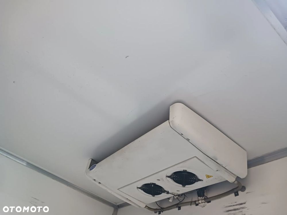 Iveco Daily 35C14 2.3 140 KM 2018r SALON Izoterma Chłodnia Mroźnia Agregat zasilanie zew. 250 tyś km - 25