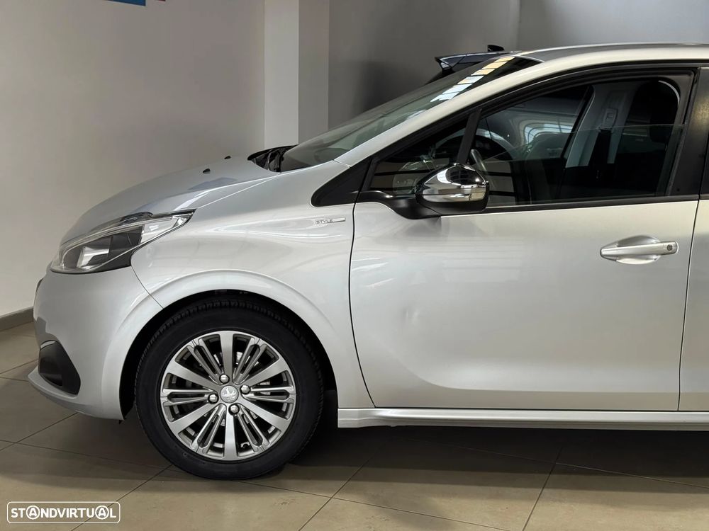 Peugeot 208 1.2 PureTech Style - 5