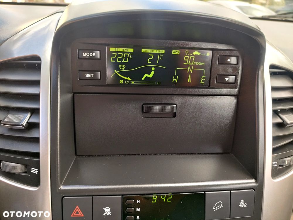Chevrolet Captiva 2.4 LS 5os - 31