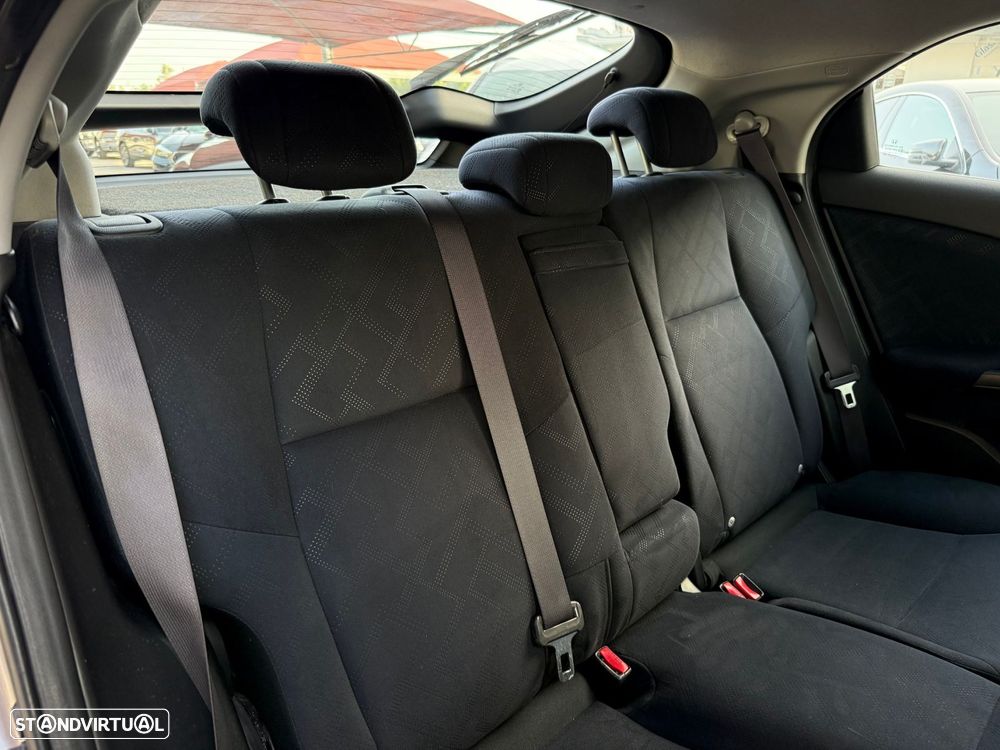 Honda Civic 1.4 i-VTEC Sport - 9