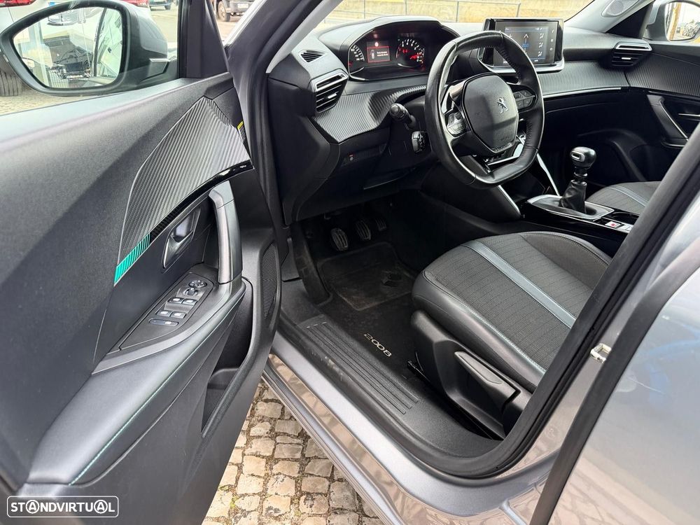 Peugeot 2008 1.2 PureTech Allure - 8