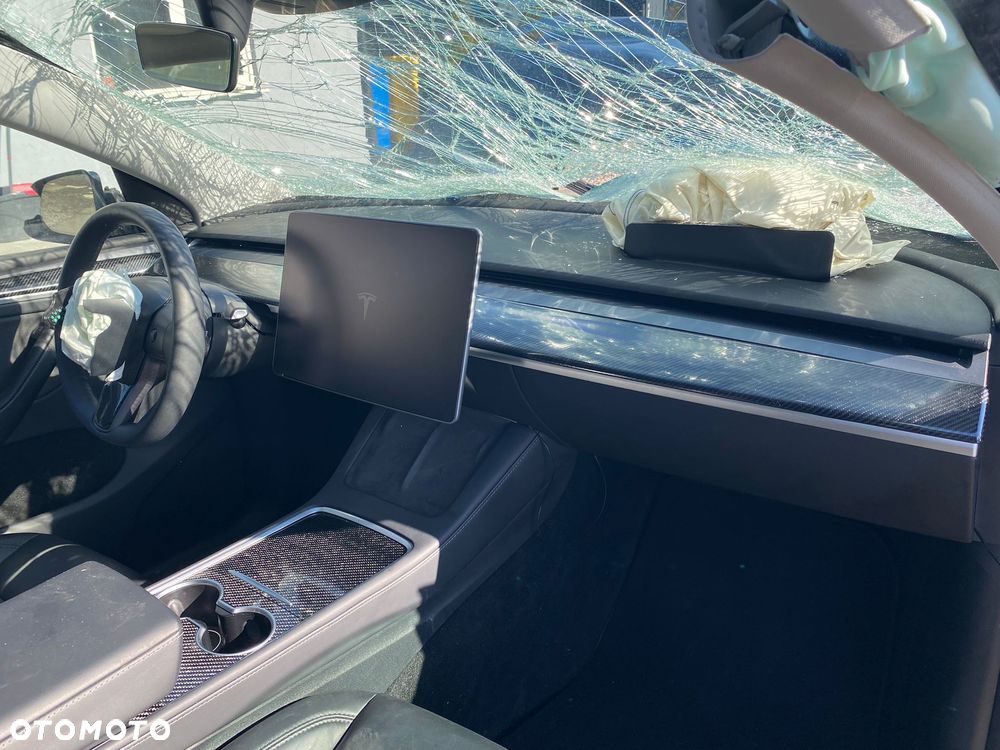 Tesla Y Long Range Dual Motor AWD - 17