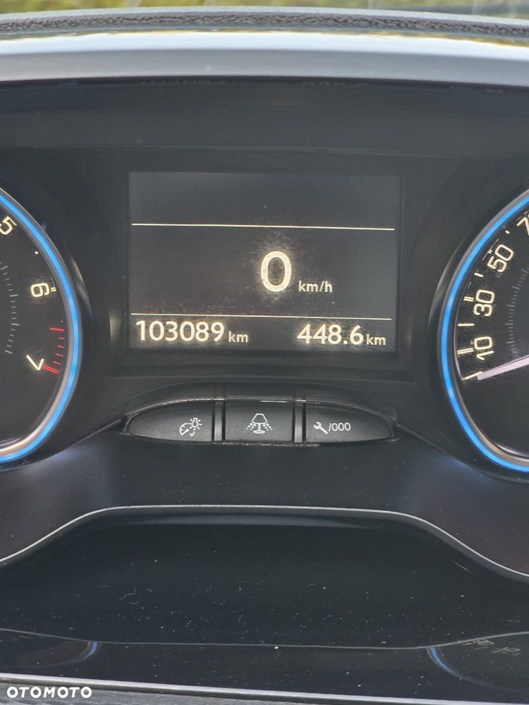 Peugeot 2008 1.2 Pure Tech Allure S&S - 21