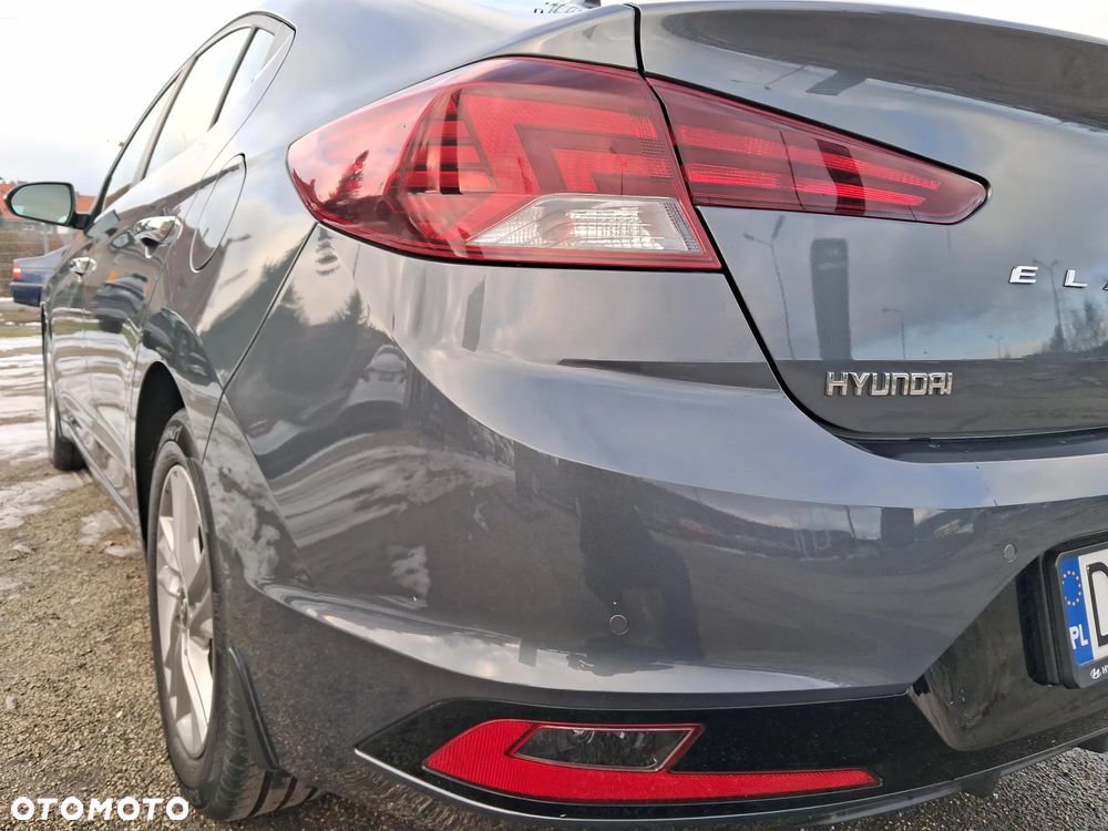 Hyundai Elantra 1.6 Comfort - 30