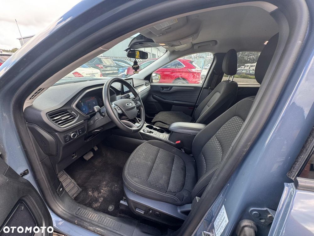 Ford Kuga - 10