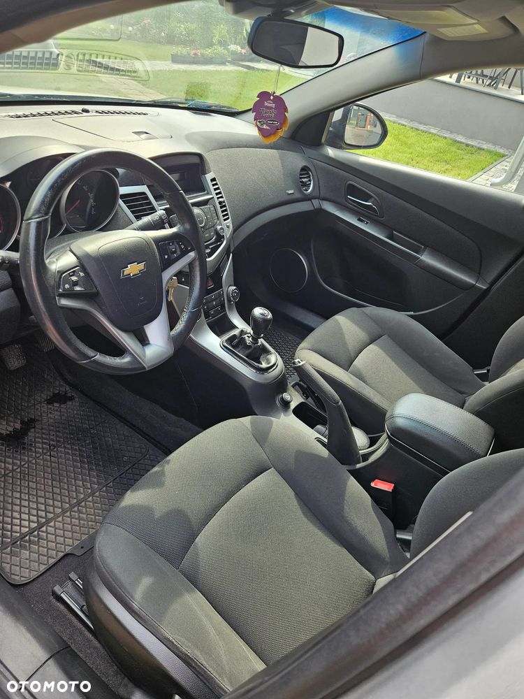 Chevrolet Cruze 1.8 LT+ - 9