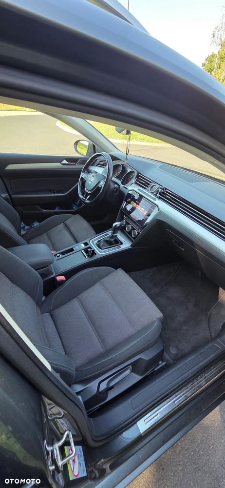 Volkswagen Passat 2.0 TDI SCR DSG Comfortline - 15