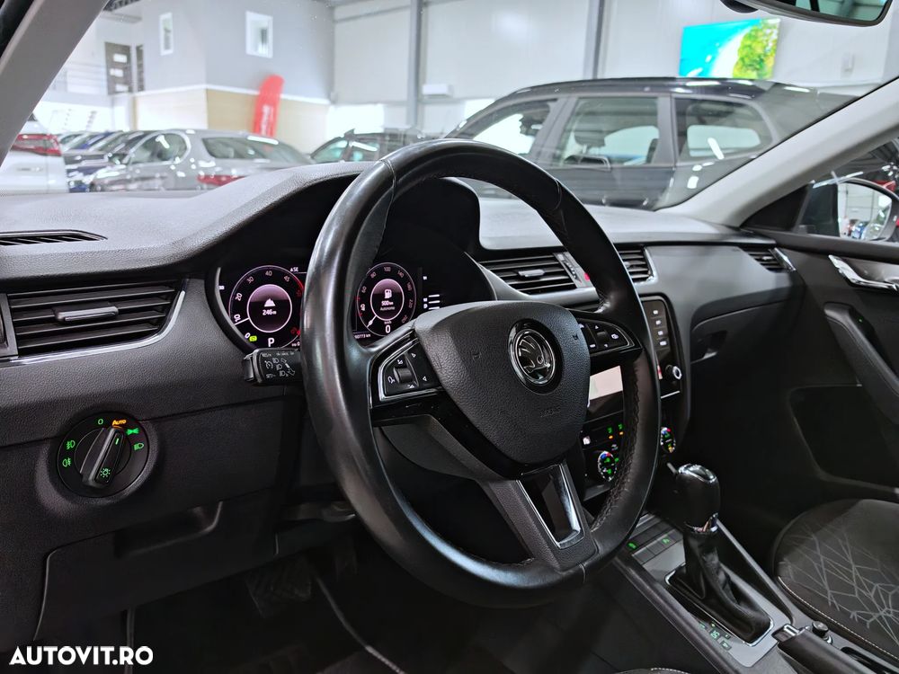 Skoda Octavia 2.0 TDI DSG Clever - 8