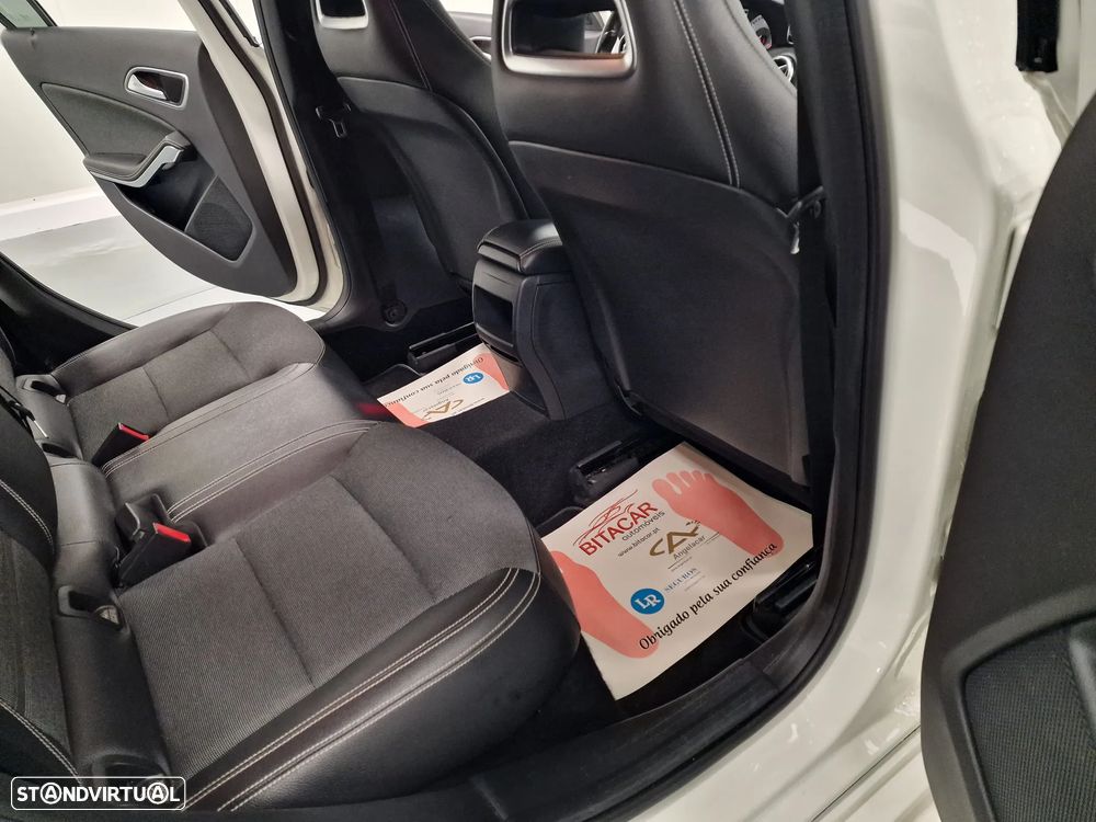 Mercedes-Benz A 180 d AMG Line - 39