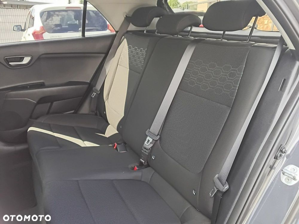 Kia Rio - 10