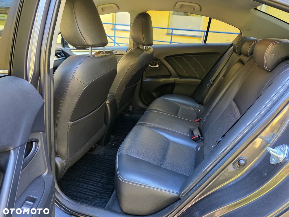 Toyota Avensis 2.0 D-4D Premium - 12