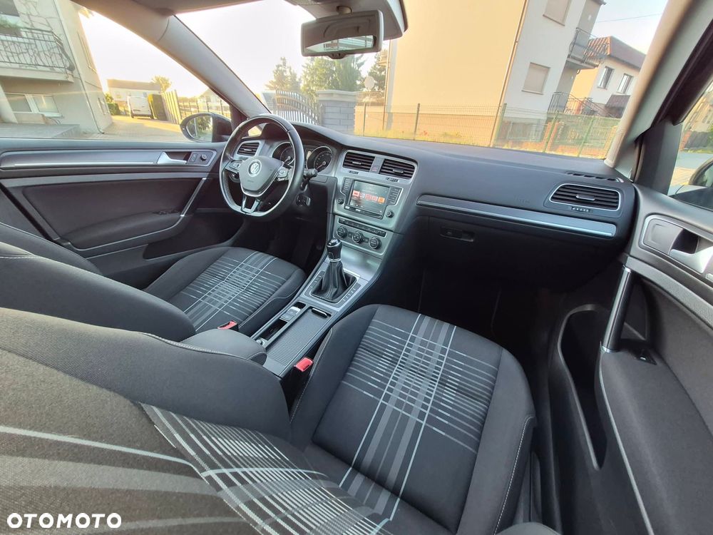 Volkswagen Golf - 13