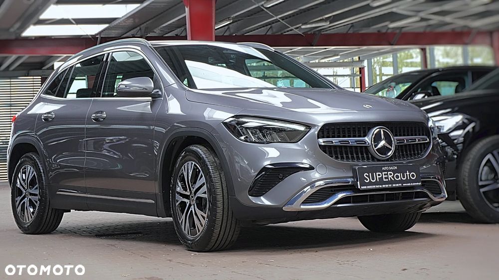 Mercedes-Benz GLA 200 - 2