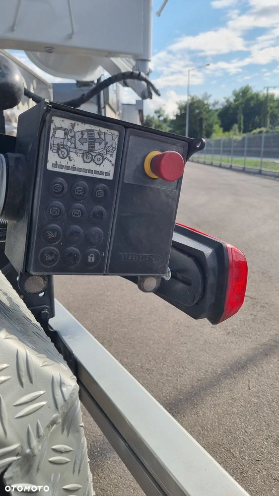 Mercedes-Benz Arocs 3251 - 26