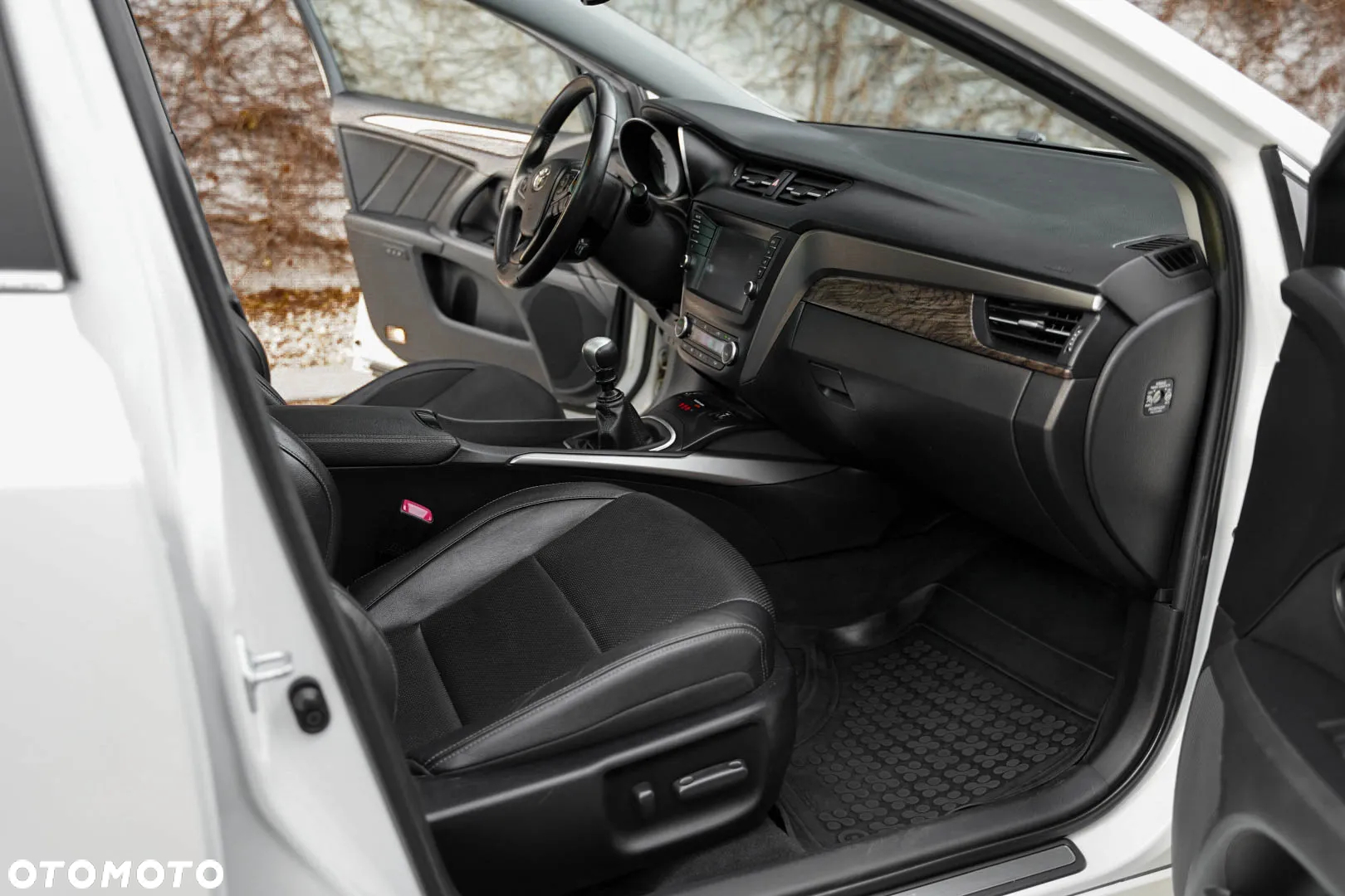 Toyota Avensis 2.0 D-4D Prestige - 19