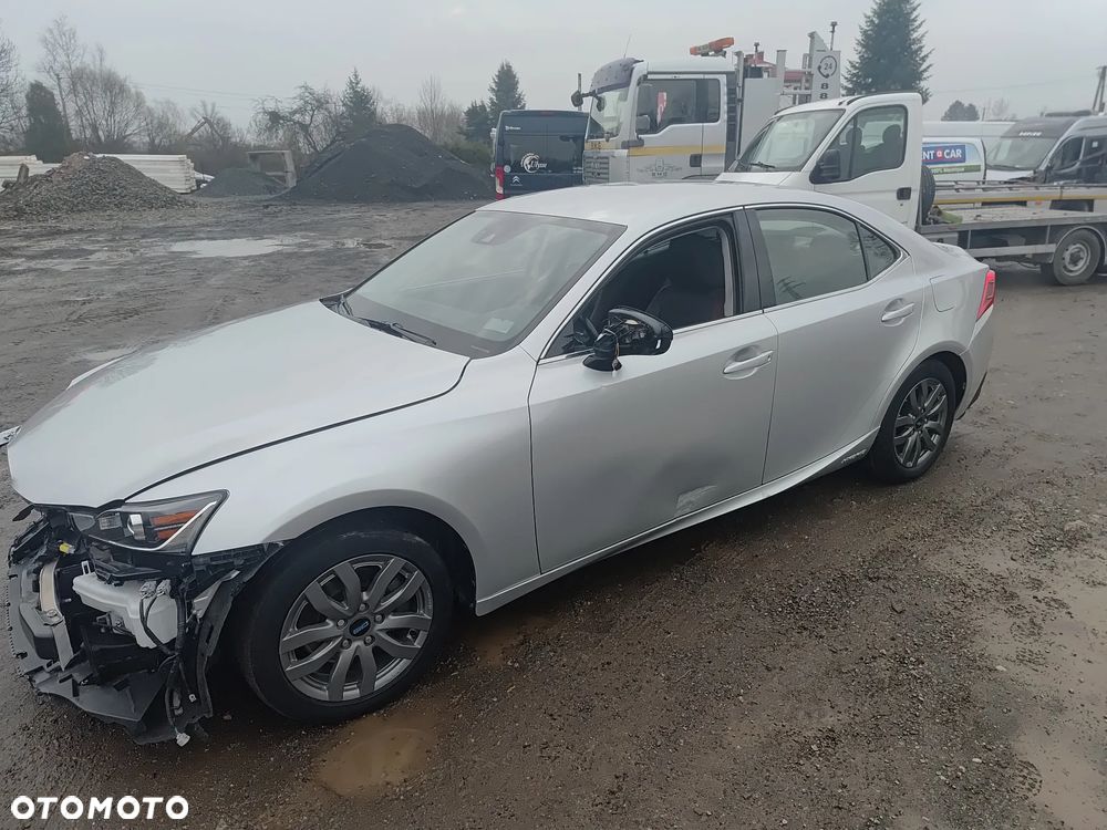 Lexus IS - 16