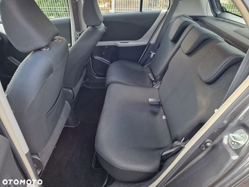 Toyota Yaris 1.33 VVT-i Executive - 13
