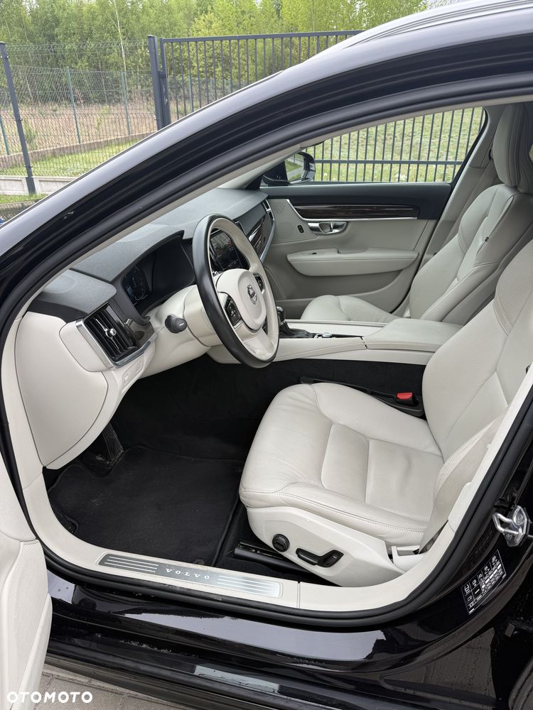 Volvo V90 D4 AWD Momentum Pro - 19