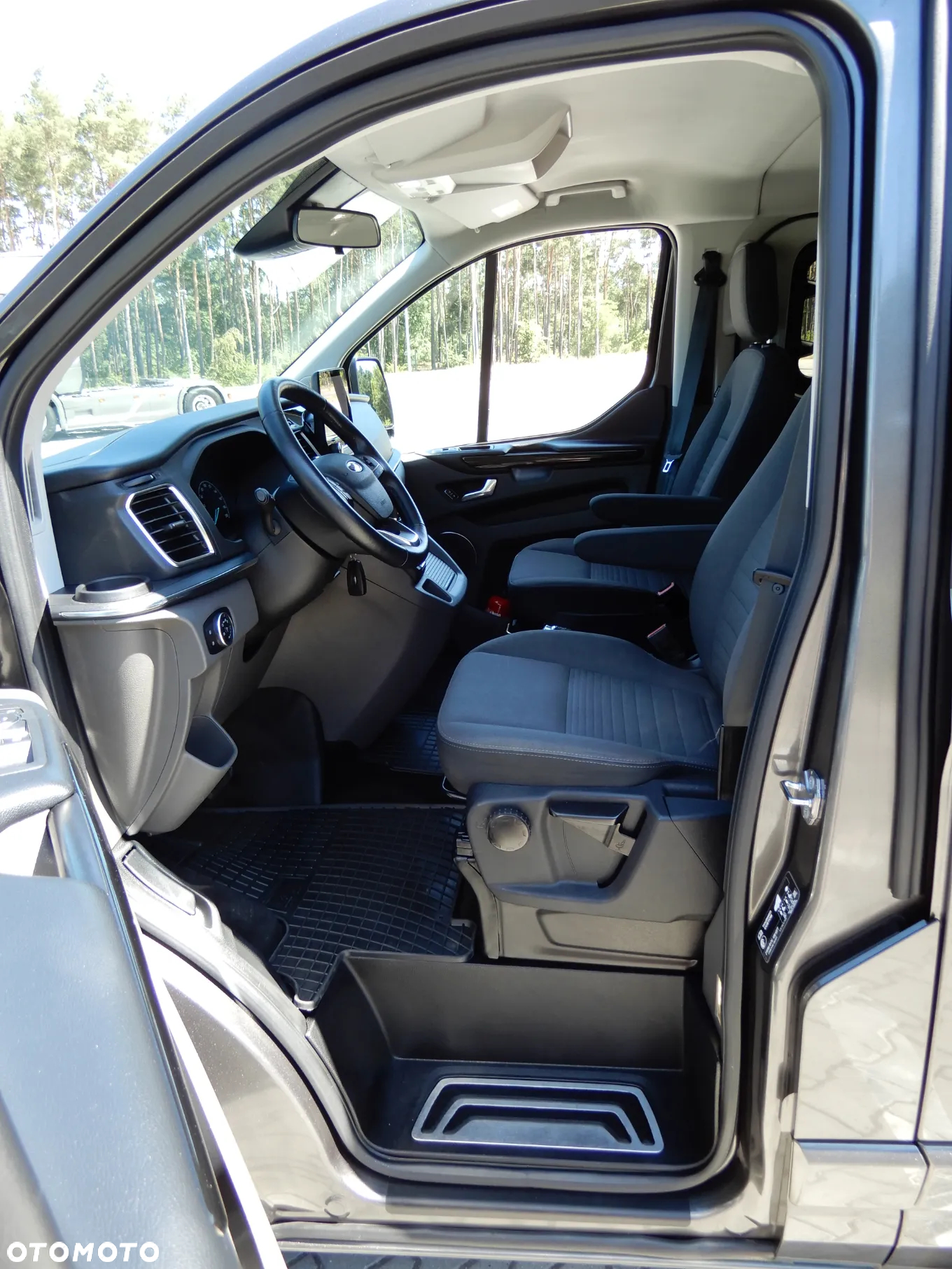 Ford Tourneo Custom 2.0 EcoBlue L2 Titanium SelectShift - 29