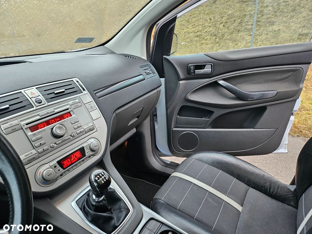 Ford Kuga 2.0 TDCi Titanium - 10