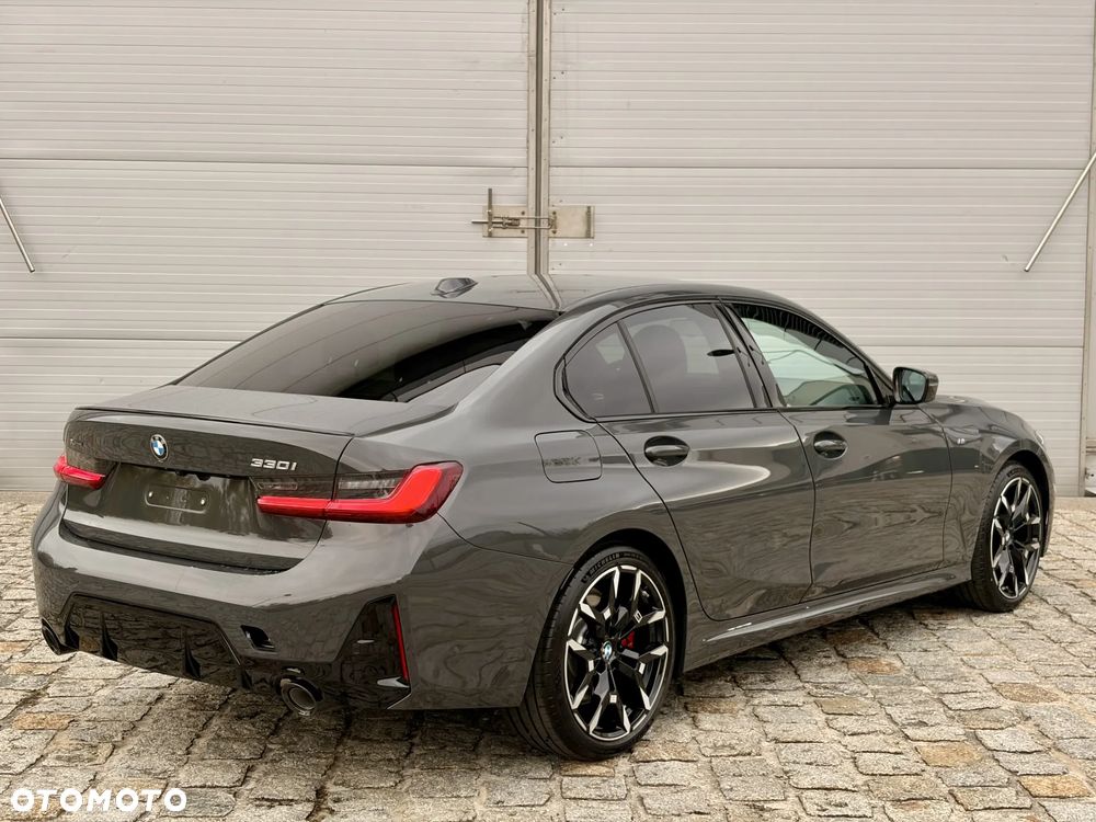 BMW Seria 3 330i xDrive - 4