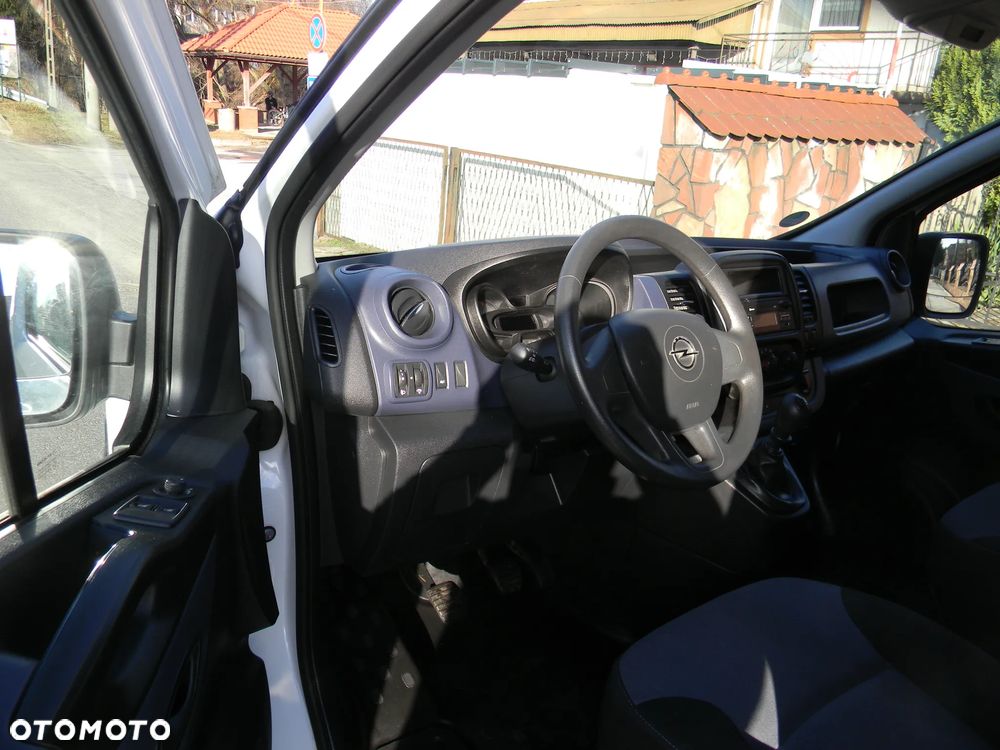 Opel Vivaro - 9