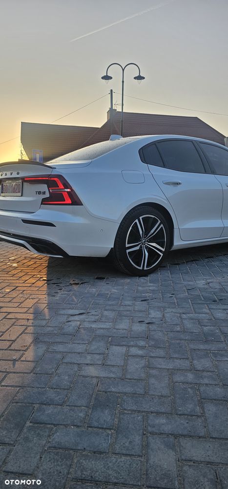 Volvo S60 T8 Twin Engine AWD Geartronic RDesign - 4