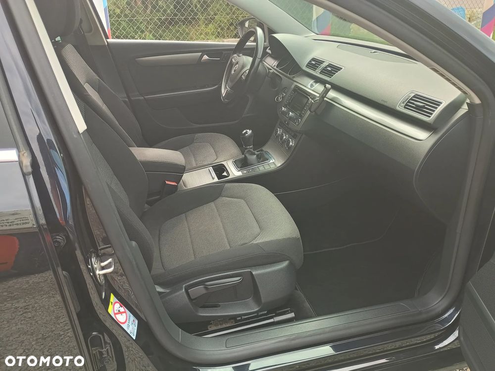 Volkswagen Passat 2.0 Blue TDI SCR Trendline - 21