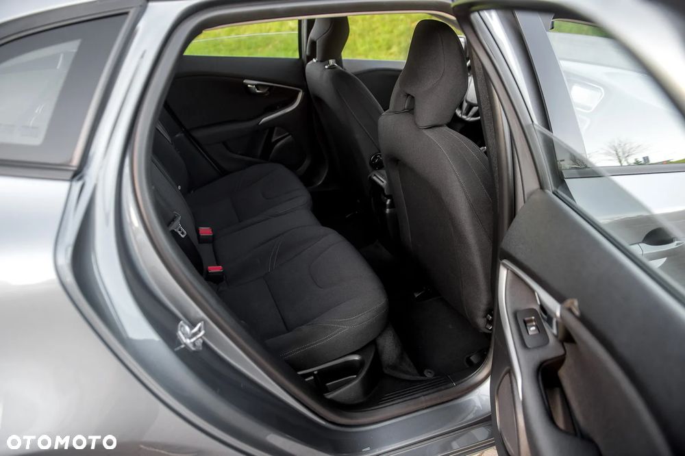 Volvo V40 D2 Drive-E Momentum - 21