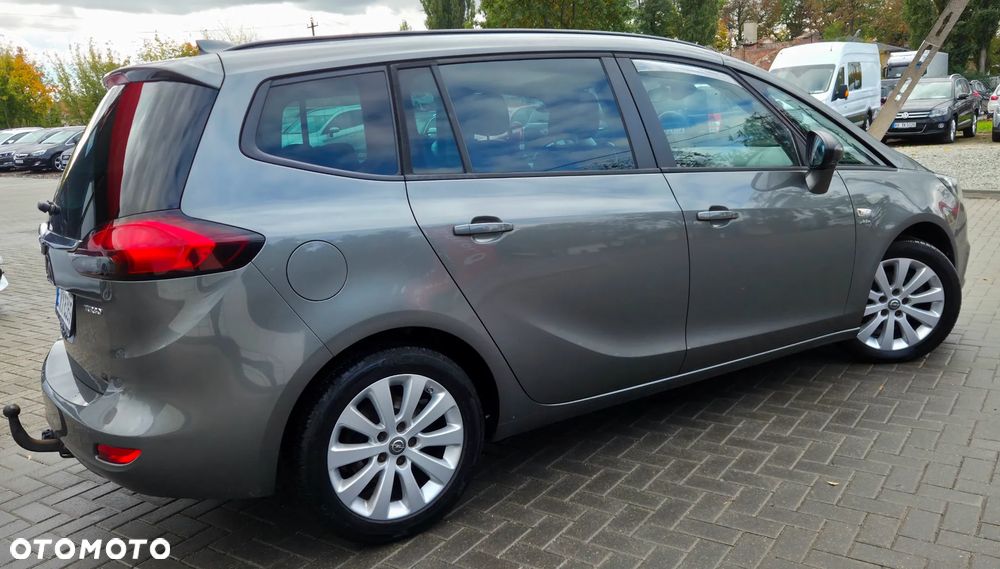 Opel Zafira 2016