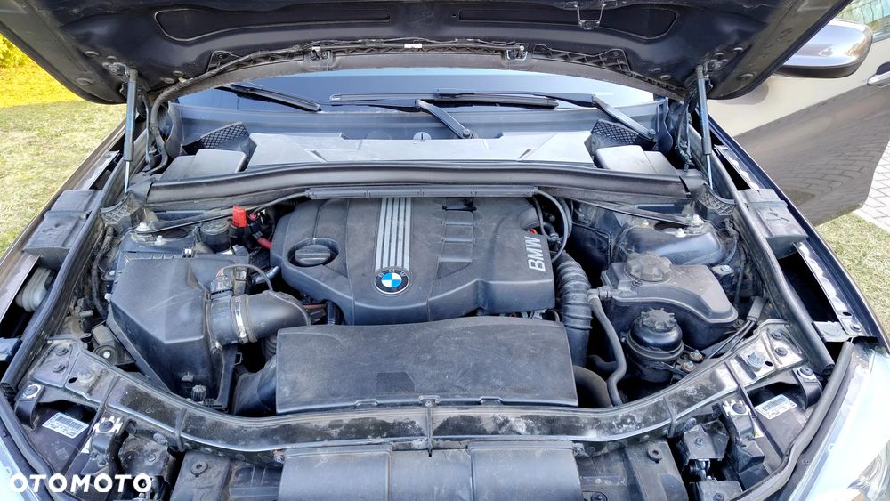 BMW X1 sDrive18d xLine - 32