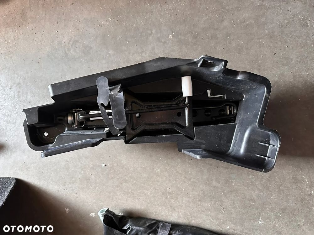 Wkład bagażnika Audi Q3 8U 8U0011215D - 2