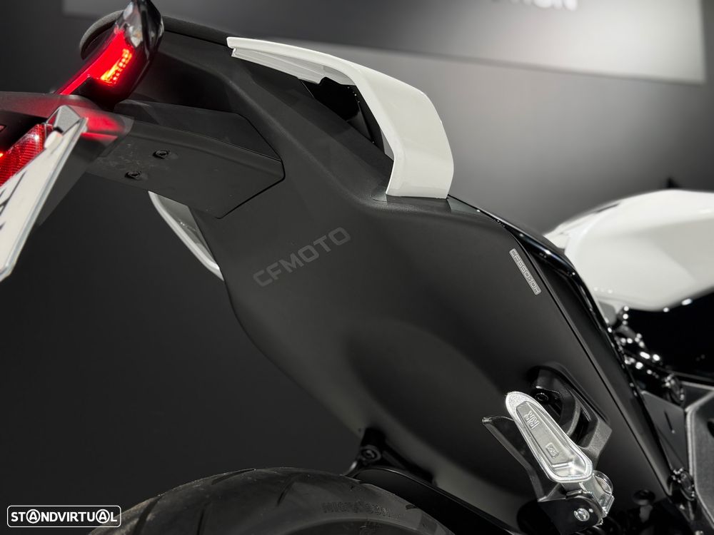 CF Moto 675SR-R - 24