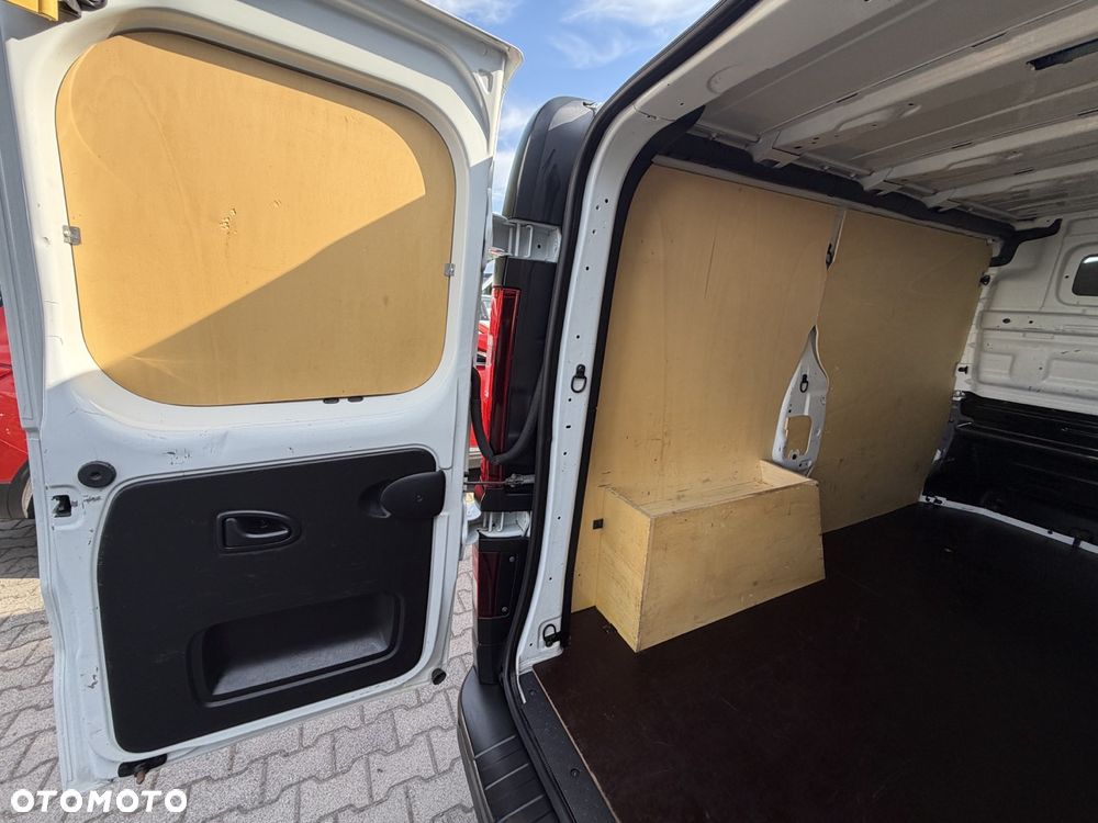 Renault Trafic - 23