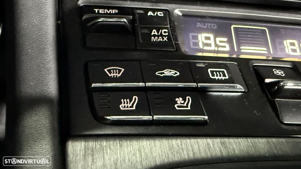 Porsche 911 (991) Carrera 4 GTS PDK - 34