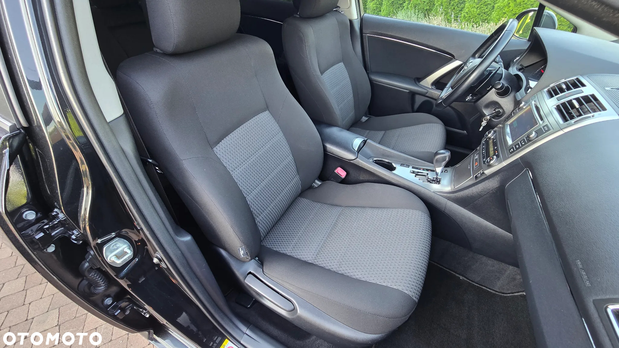 Toyota Avensis - 32