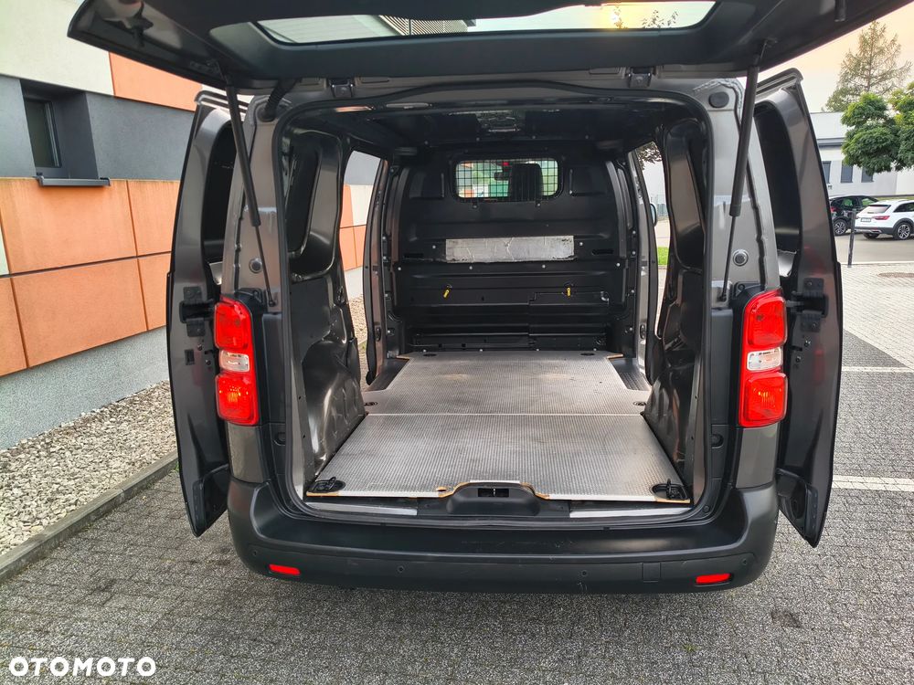 Toyota PROACE NOWY MODEL 1.5 D-4D (120KM) (L2H1) (EURO,6) KLIMA FULL OPCJA STAN IDEALNY NIE MA RDZY 100% BEZWYPADKOWY SERWIS A.S.O. DO KOŃCA ! ! ! - 19